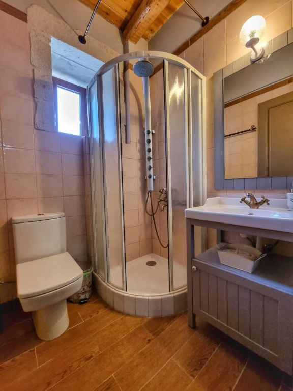 Asion Lithos - Deluxe One Bedroom