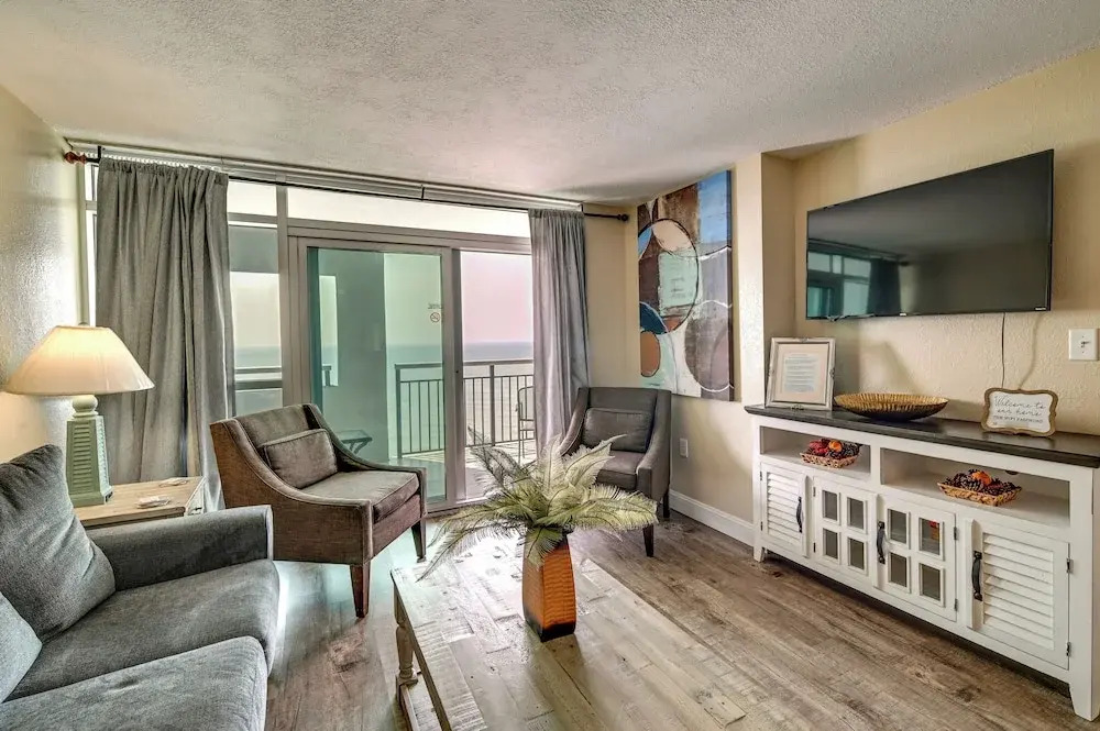 Oceanfront Myrtle Beach Condo w/ Pools & Hot Tubs
