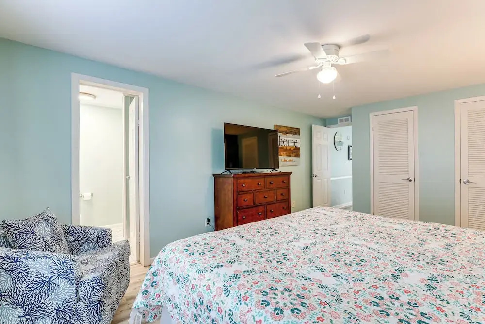 Walk to Shore! Surfside Beach Gem w/ Game Courts