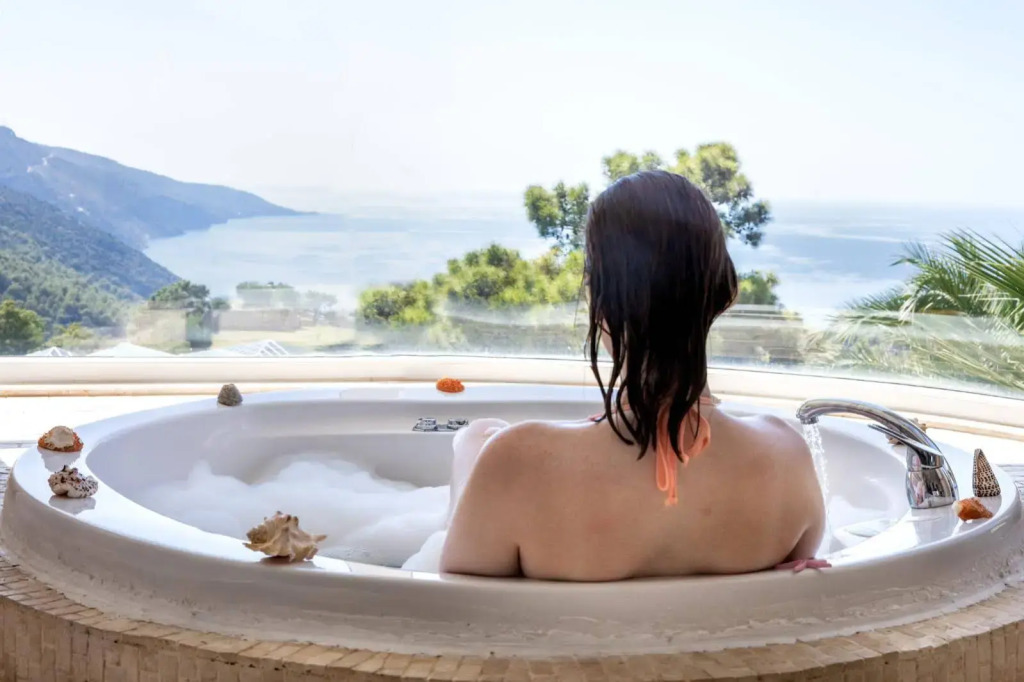 Golden Life Heights Deluxe Suite Hotel - Adults Only