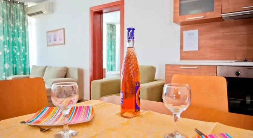 Charis Cozy Family apart at Sun Village Complex close to the Beach