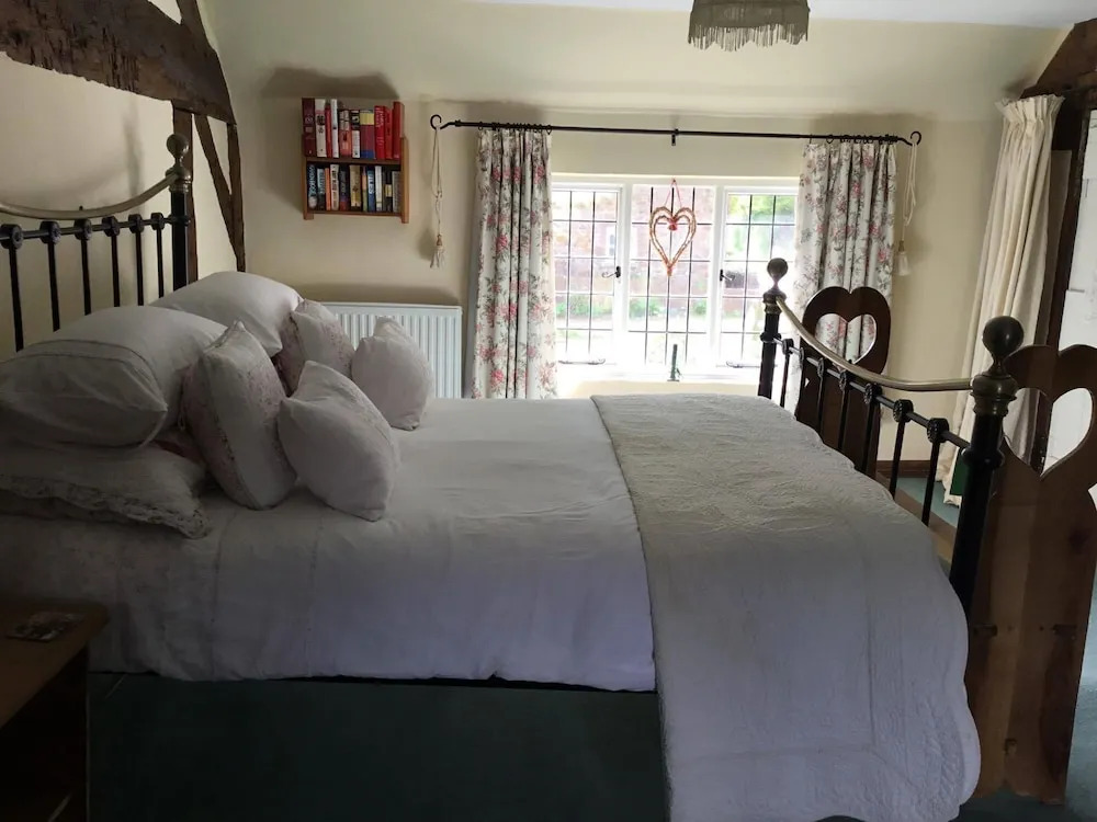 Walford Court