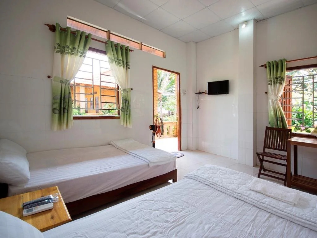 Bai Thom Cay Vong Nem Resort