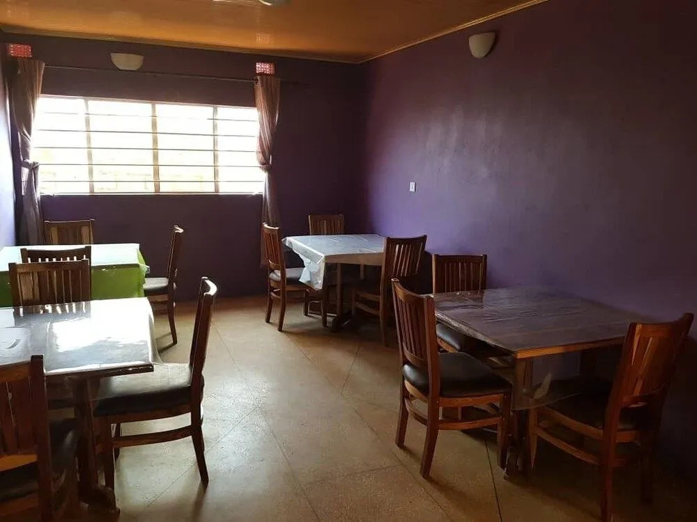 Ticheze Lodge And Car Hire