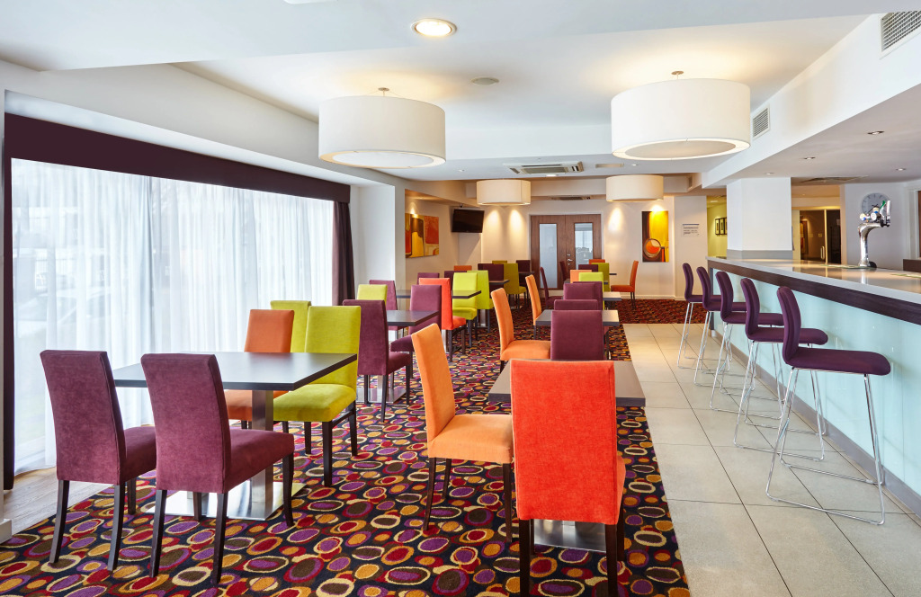 Holiday Inn Express Birmingham–South A45