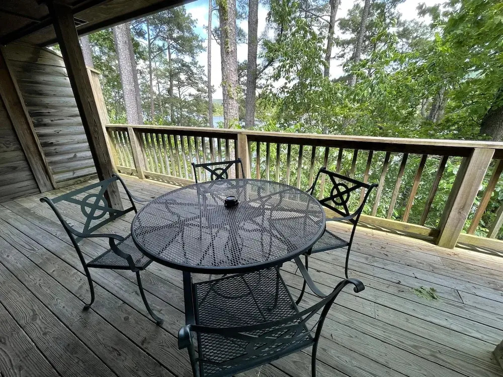 Mountain Harbor two bedroom cottage on the lake