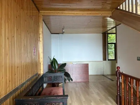 La Yuan Inn (Mangjing Village Jingmai Mountain Tea Forest Cultural Scenic Area Branch)
