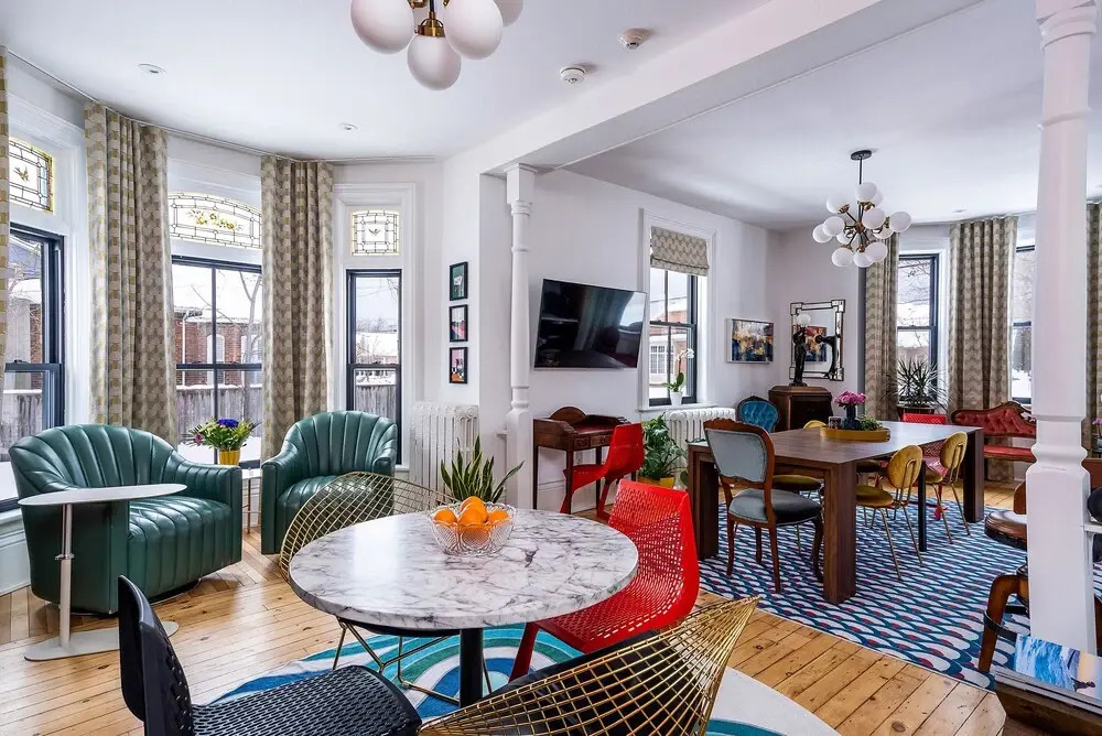 11 Rooms Boutique Hotel