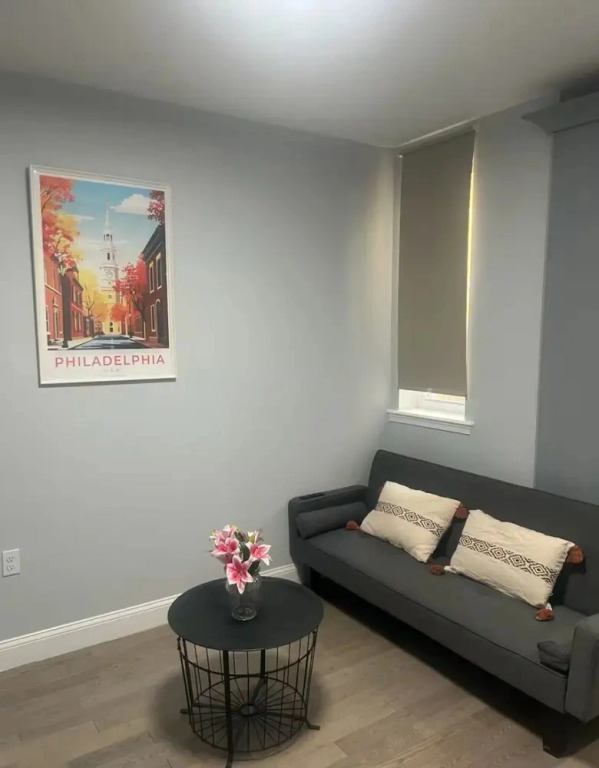 Cozy 2-3 Bedroom Apartment in Center City