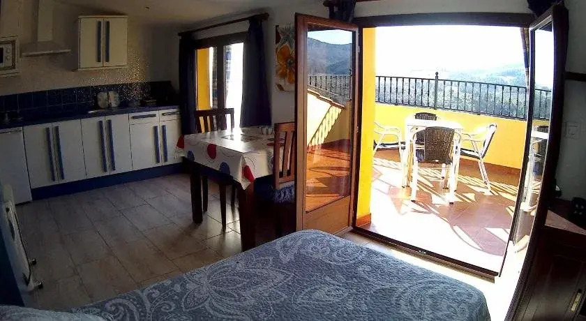 Apartamentos Turisticos Mirayuste