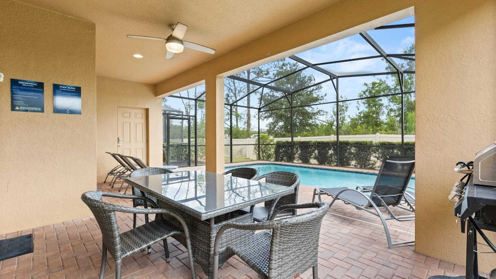 Upstay- Family Villa for 12 w Pool Games BBQ