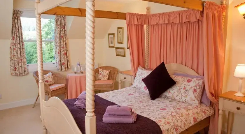 Cromald Cottages - East & West