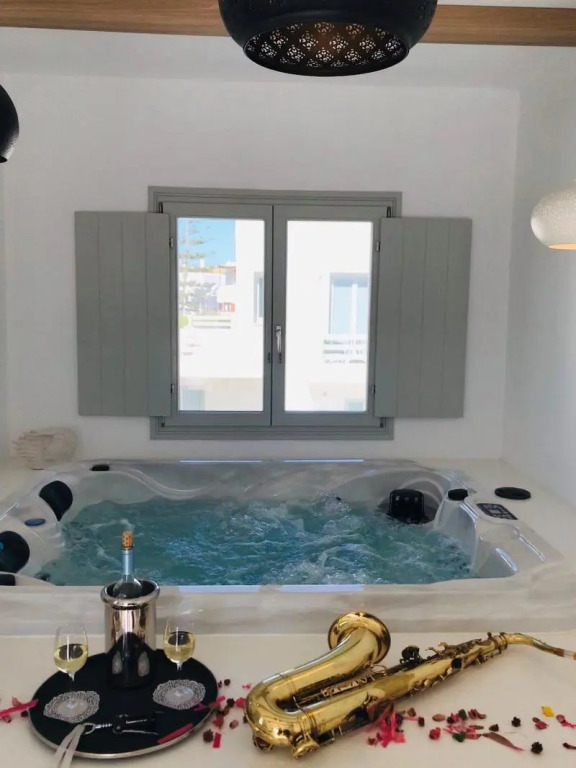 Quartano Luxury Cycladic Residence, Adults Only