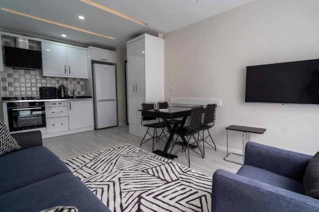 Apartment With Balcony Close to Beach in Muratpasa