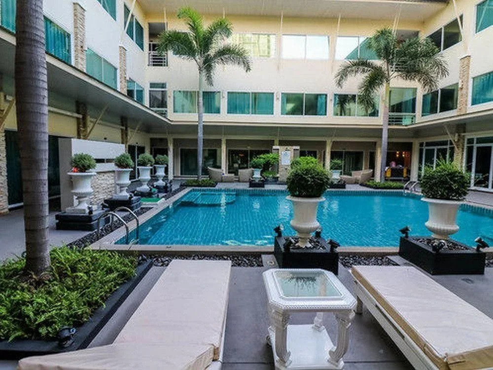 Nida Rooms New Petchburi Perspective at The Green Bells