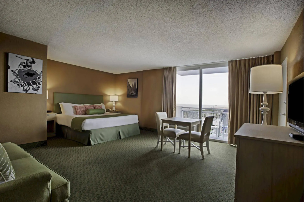 Port-O-Call Hotel