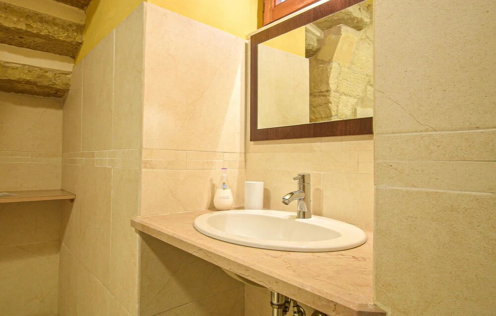 Amazing Home in Ragusa With 4 Bedrooms, Wifi and Outdoor Swimming Pool