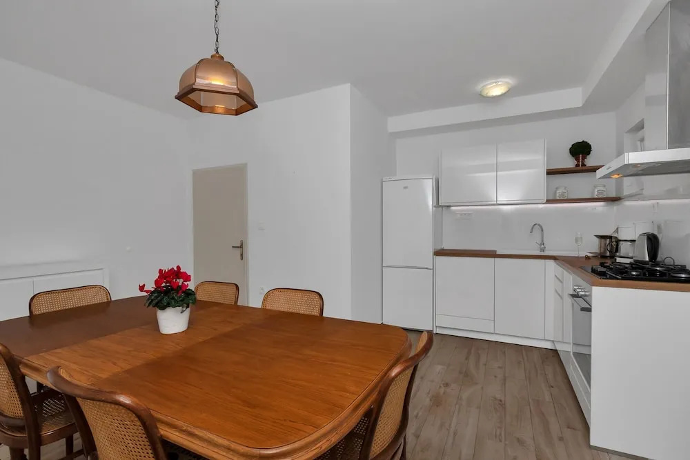 Apartments Čobrnić