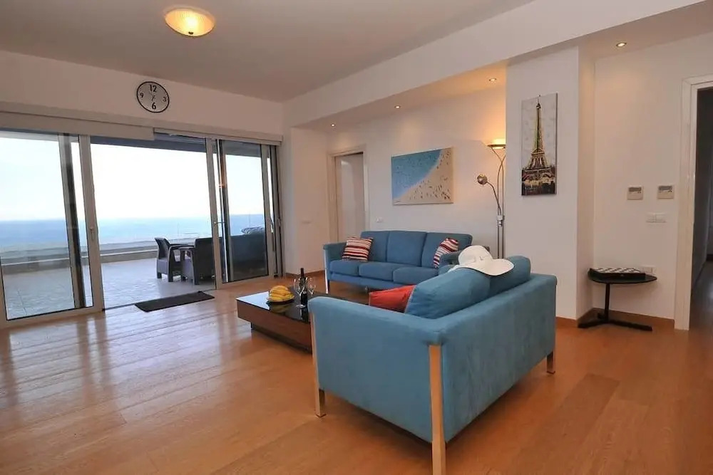 Theseus Beach Apartment