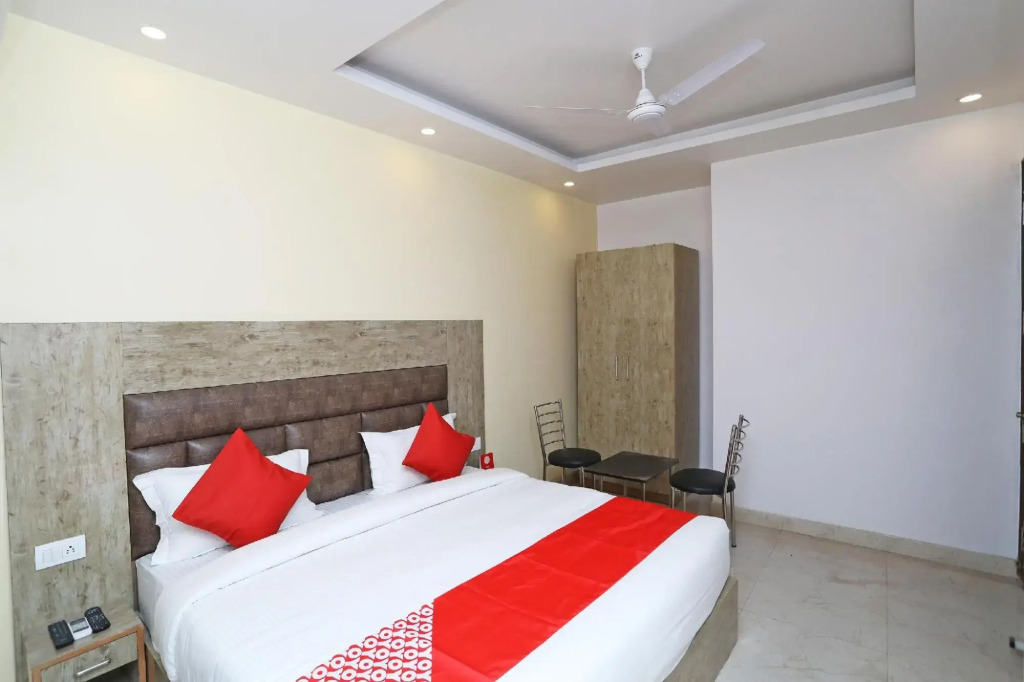 Hotel Shantinivas