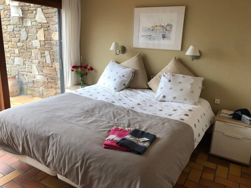 Lush Holiday Home in Bormes les Mimosas with Swimming Pool