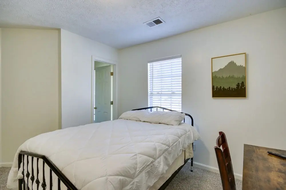 Quaint Orangeburg Townhome Near Hospitals & Campus
