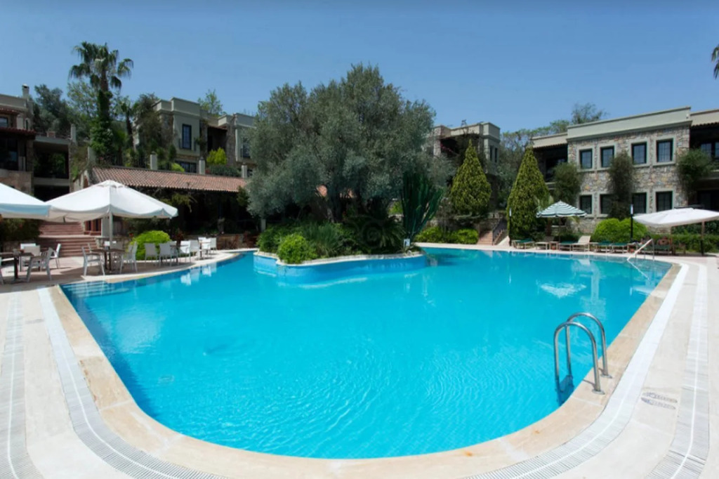 Zeytinada Hotel