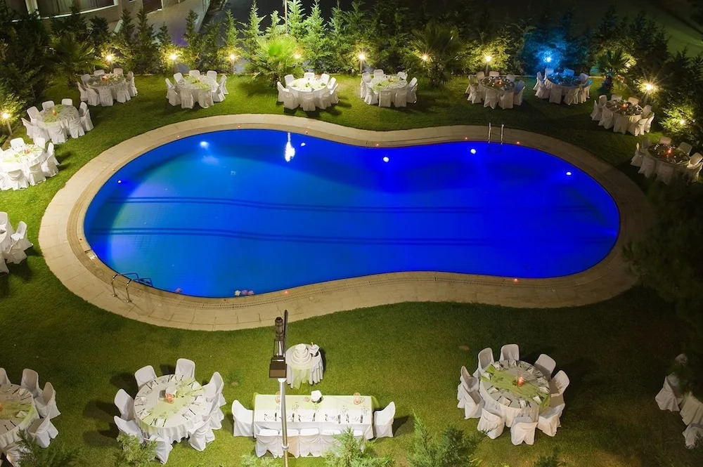 Parnis Palace Hotel