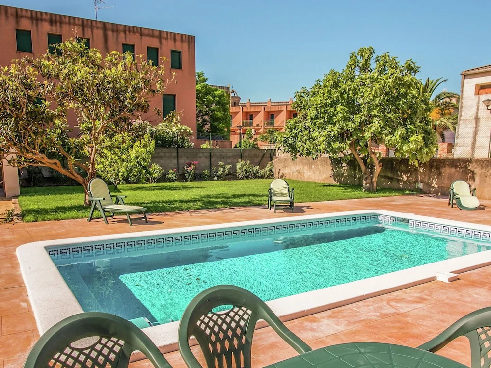 Holiday Home in St Pere Pescador with Pool