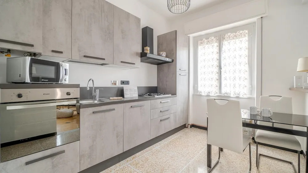 Betti 46 in Rapallo With 1 Bedrooms and 1 Bathrooms