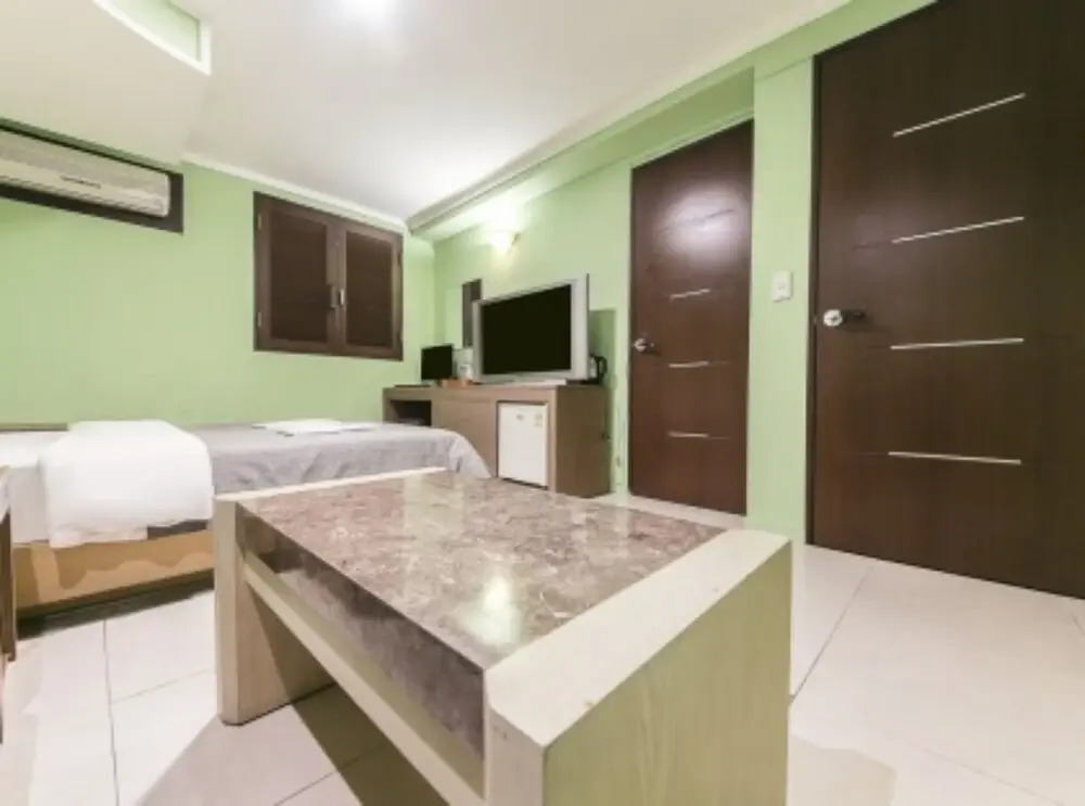 Mate Hotel