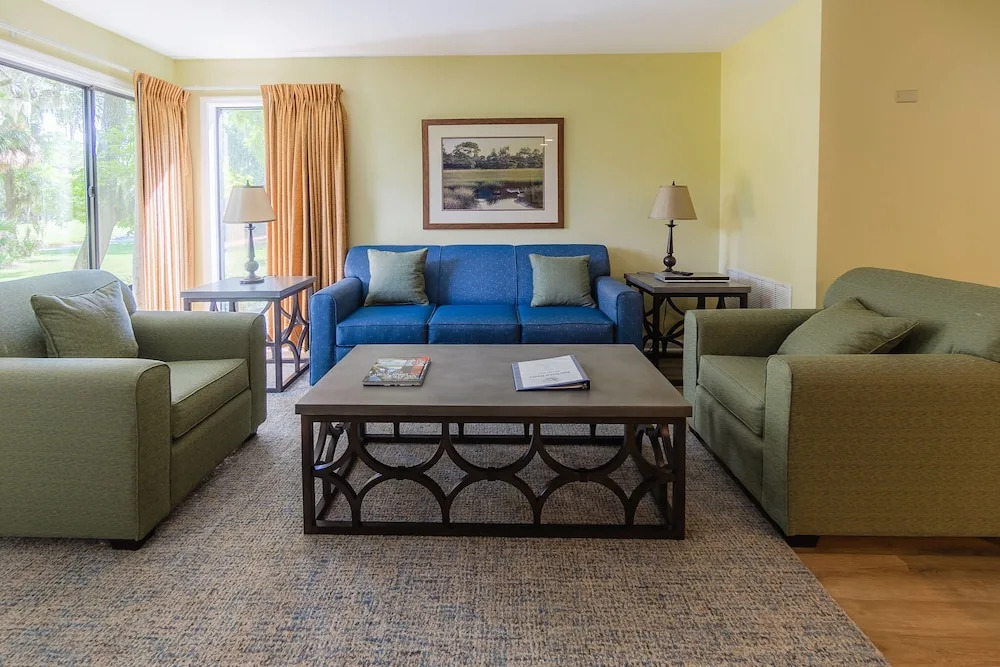 Spinnaker at Shipyard 2 Bedrooms 2.5 Bathrooms Townhouse