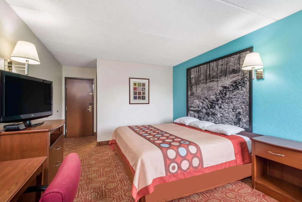 Super 8 by Wyndham Danbury