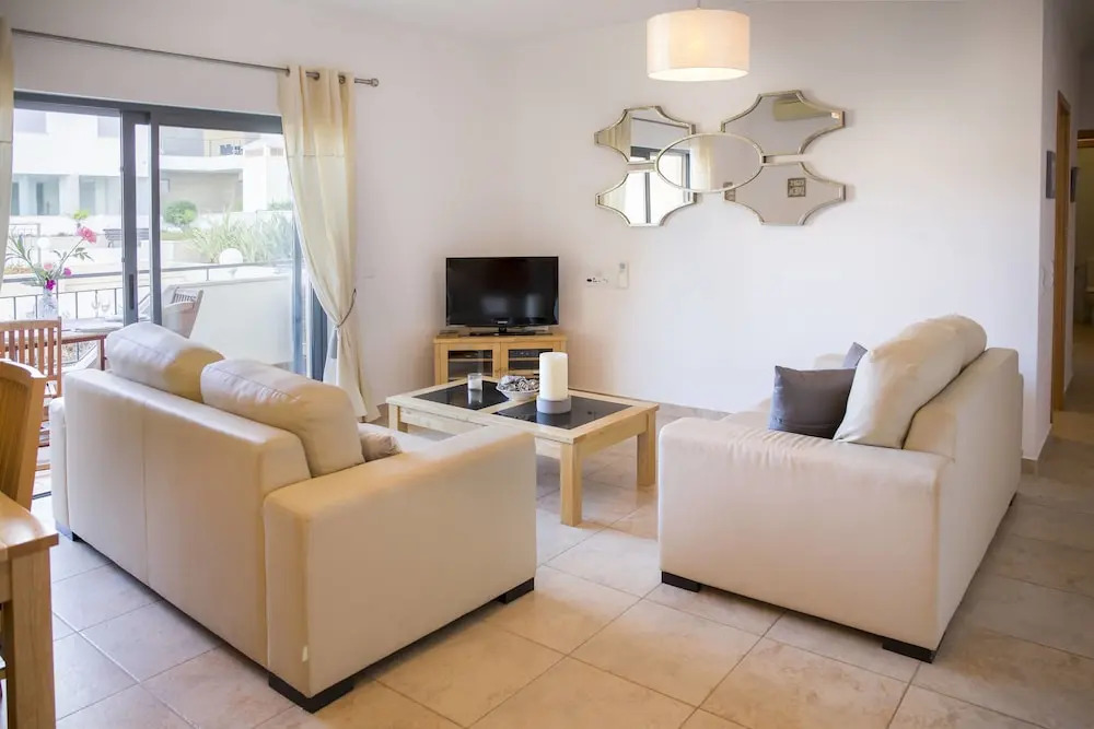 B05 - Luxury Central 2 bed with Spa by DreamAlgarve