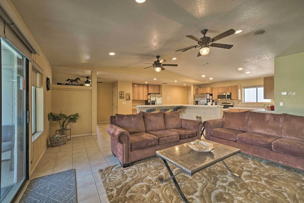 Family-friendly Lake Havasu Getaway w/ Deck & Pool