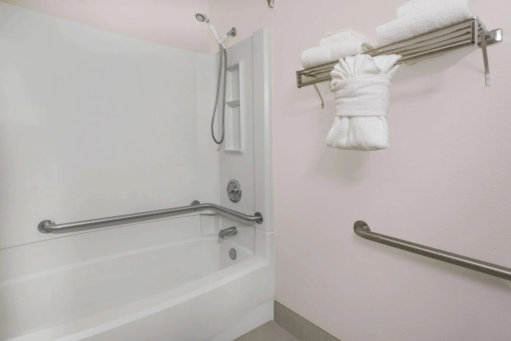 Ramada by Wyndham Asheville Southeast