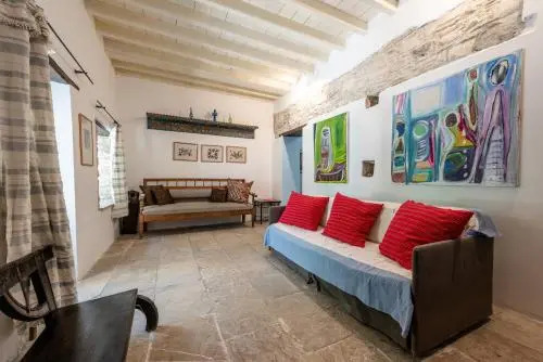 Archondia House - Holiday Apartments With Pool