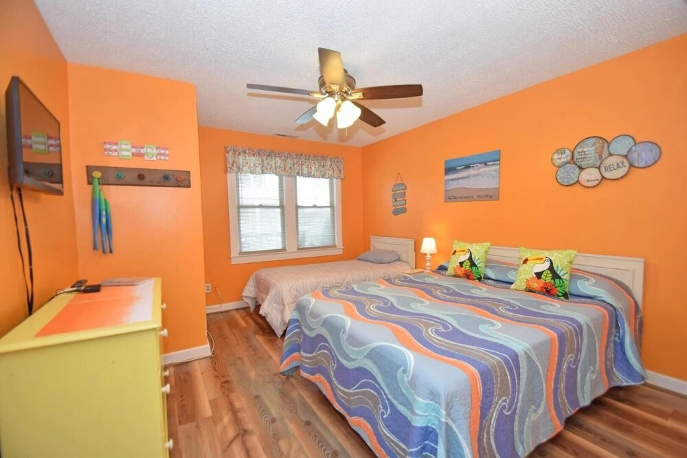 Four Winds 4 2 Bedroom Condo by RedAwning, Ocean City