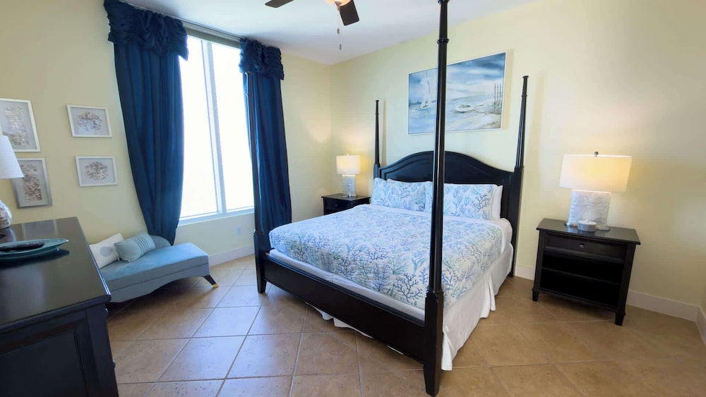 Sapphire - Just a Dream - 26th Floor Luxury