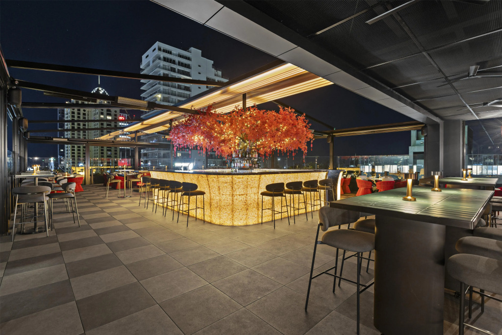 Radisson RED Auckland