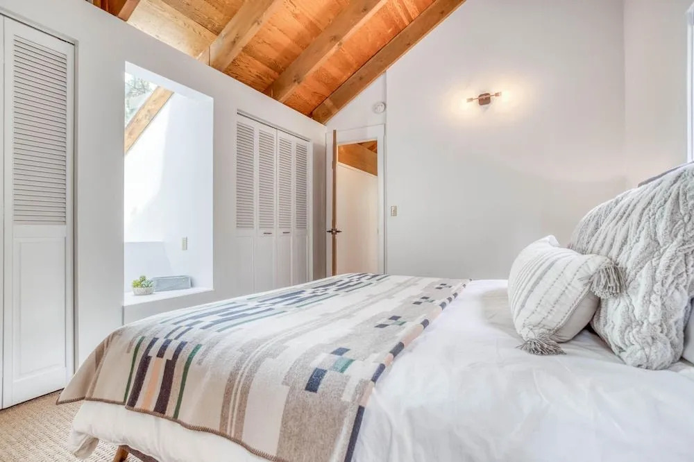 Spring Home 42 - Meredith Lodging