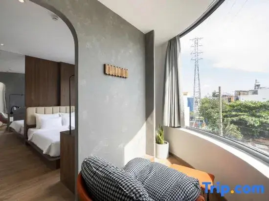 La Hotel Duong So 21