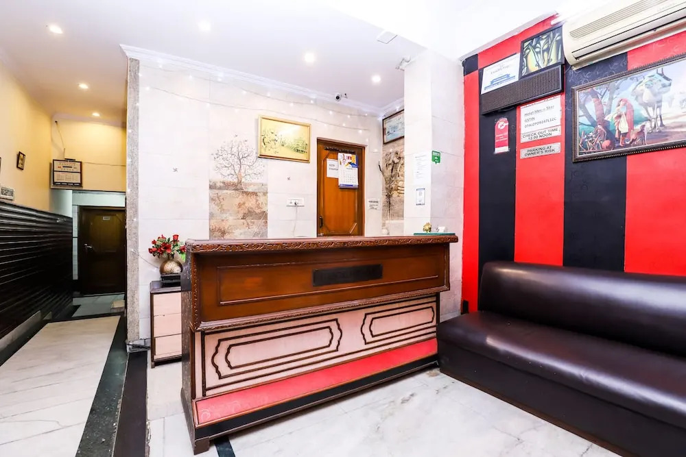 OYO 26873 Hotel Metro Star