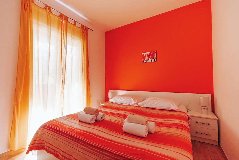 Apartments Lola