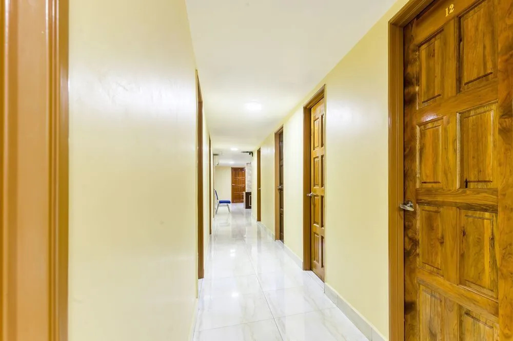 Everest Hotel by OYO Rooms