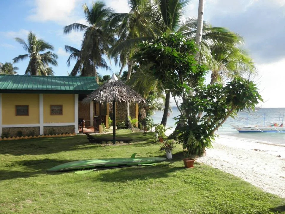 White Beach Dive & Kite Resort Carabao