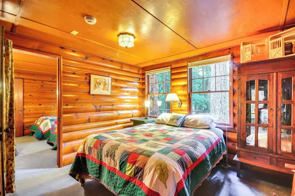 Forested 'minikahda Lodge' w/ Hot Tub Near Mt Hood