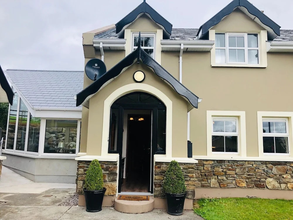 3 Bedroomed House Minutes Walk From Kenmare Town