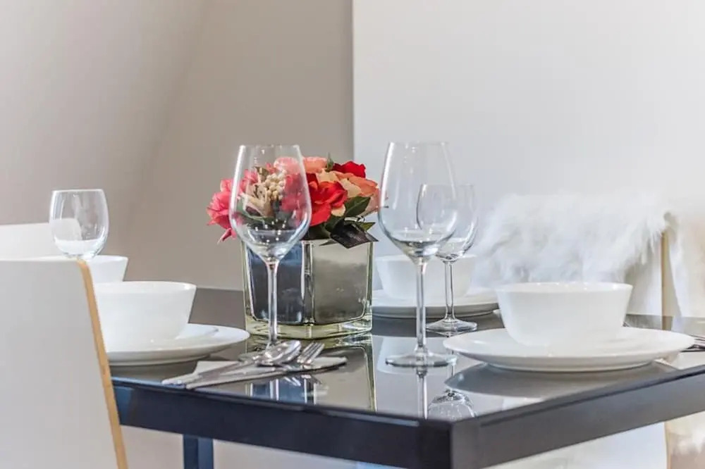 Luxurious Modern One Bedroom Apartment