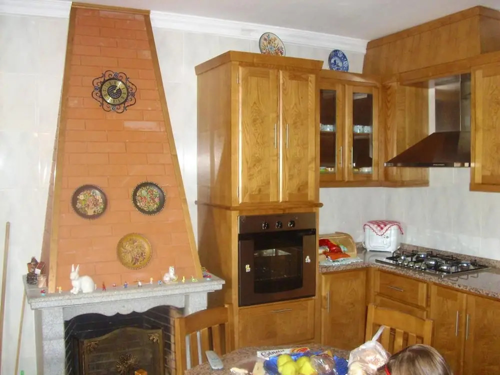 House With 4 Bedrooms in Cortiçada, With Wonderful Mountain View, Enclosed Garden and Wifi Near the Slopes